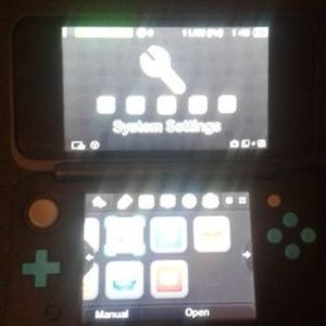 nintendo ds 2xl played once comes with mario kart